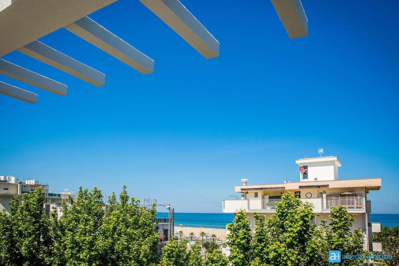Amicizia Hotel 3*